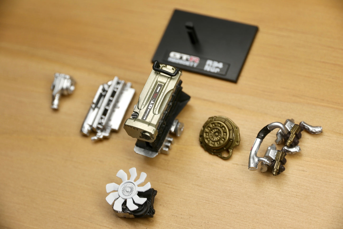 (R34 Nur Spec)1/24 Nissan Skyline GTR RB26DETT Display Engine Model Gachapon Capsule Toy