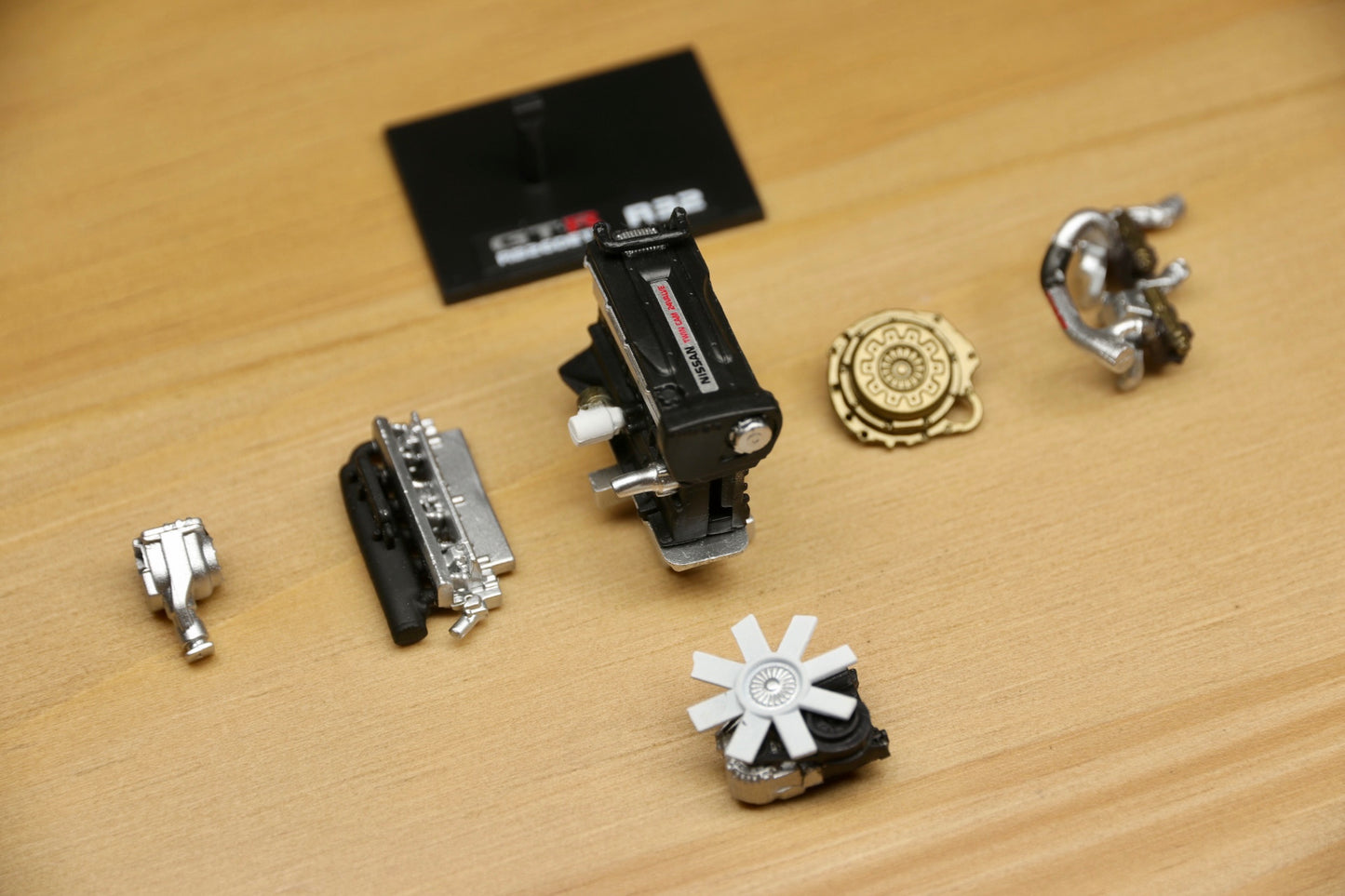(R32)1/24 Nissan Skyline GTR RB26DETT Display Engine Model Gachapon Capsule Toy
